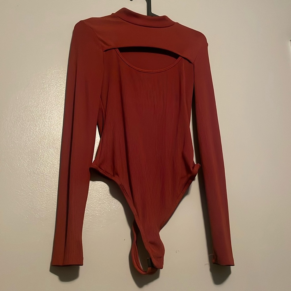 Bodysuit .